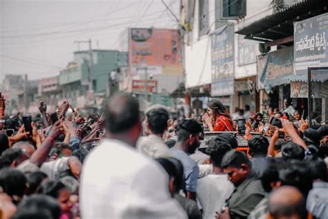 Neha Shetty : షాప్ ఓపెనింగ్ కి హాజరయ్యిన డీజే టిల్లు భామ.. | Neha ...