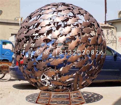 小鱼镂空球，不锈钢景观雕塑 - 卓景雕塑公司