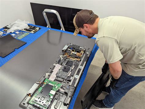 Alienware Monitor Assembly 的图像结果