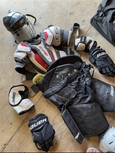 Hockey Gear 的图像结果