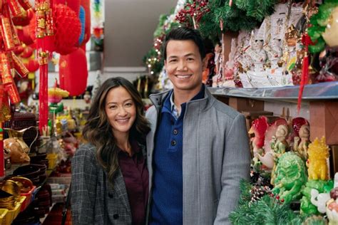 A Big Fat Family Christmas full cast list: Shannon Chan-Kent, Shannon ...