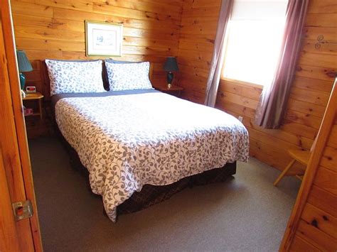 ARGYLE SHORE WATERVIEW COTTAGES & CAMPGROUND (Bonshaw) - Cottage ...