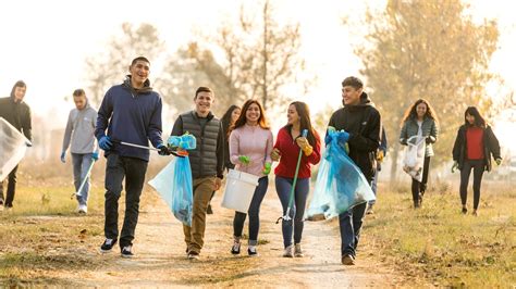 Why Is Community Service Important? (28 Reasons)