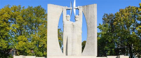 Monument to labor glory - "Universal" tractor in Siversk