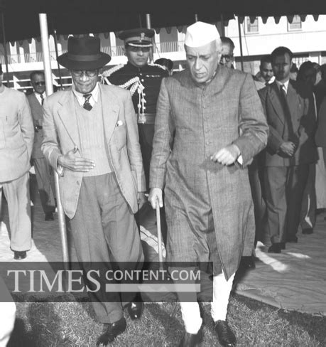 S.W.R.D. Bandaranaike News Photo (L-R) Solomon West Rid...