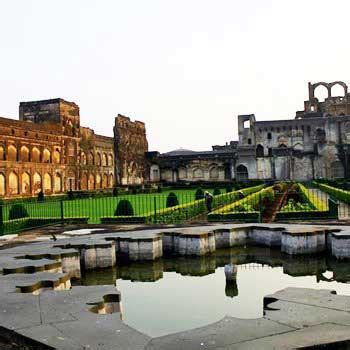 Explore Bidar Fort: Mughal Grandeur & Architectural Splendor