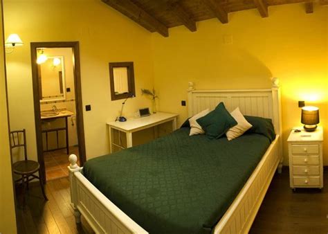 CASA DEL ABUELO LEÓNCIO Y CORRAL DE LA ABUELA FELIPA (Munopepe) - Ranch ...