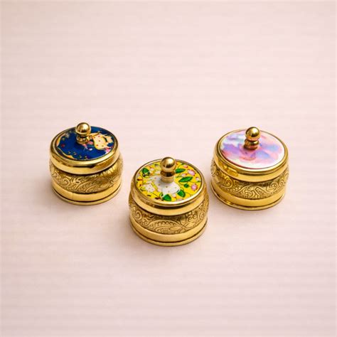 Brass sindur dibbi – Swastik Hampers