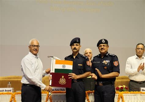 Flag off ceremony of NDRF 02nd Mountaineering Expedition - VIJAY to Mt ...