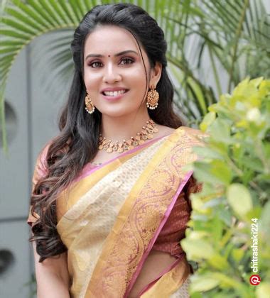 Modern Trendy Hairstyles for Saree: 33 Stunning Looks for You | Nykaa's ...