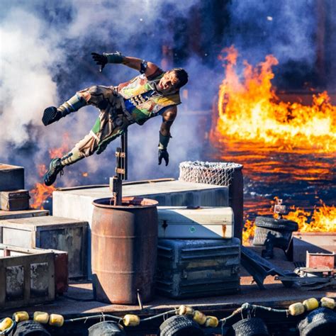 Universal Studios Hollywood Waterworld | Live Show & Live Stunts