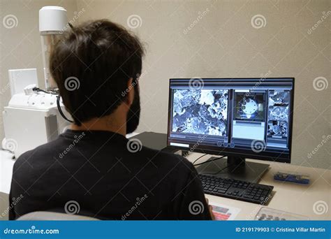 Image result for Scanning Electron Microscope Working
