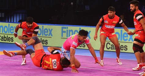 PKL: Bengaluru Bulls thrash Jaipur Pink Panthers top Zone B, seal ...