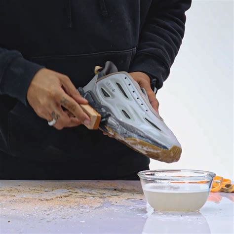 Step by Step shoe cleaning Tutorials for all type of sneakers | SHOEGR