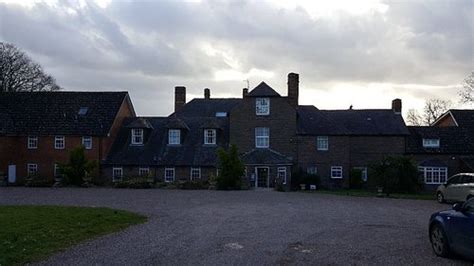 THE PILGRIM HOTEL (Much Birch) - Hotel Reviews, Photos, Rate Comparison ...