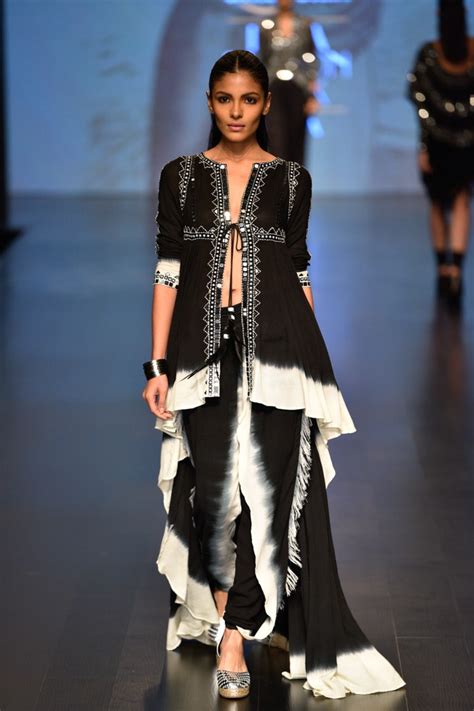 Malini Ramini at Amazon India Fashion Week Autumn/Winter 2018 | Vogue ...