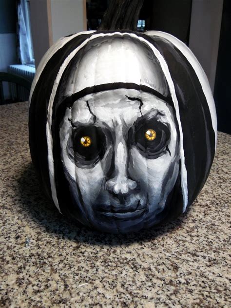 The Nun - Painted on a Pumpkin - Scary | Creative pumpkin painting ...
