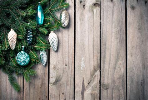 Branches with christmas decorations | Premium Photo