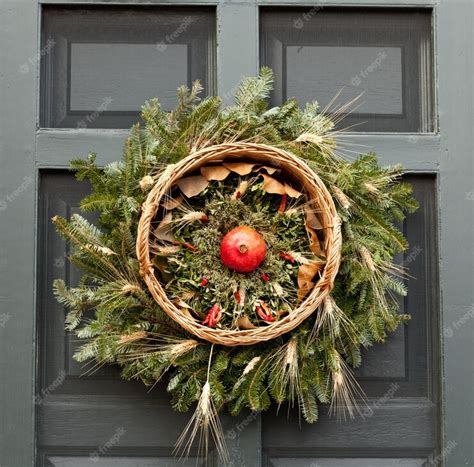 Where to Hang Christmas Wreaths For Storage Sheds – Ryan's Christmas ...