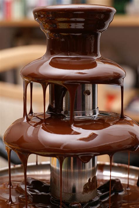 File:Small Chocolate Fountain.JPG - Wikimedia Commons