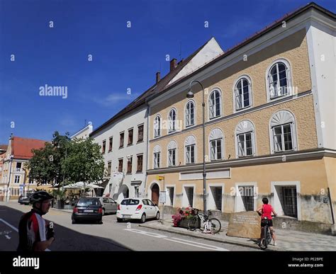 Braunau Am Inn, Austria. 30th Aug, 2017. House where Adolf Hitler was ...