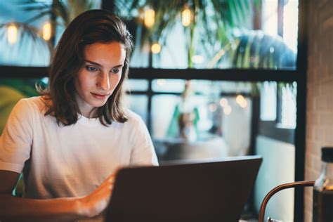 Free Using Computer Image 的图像结果