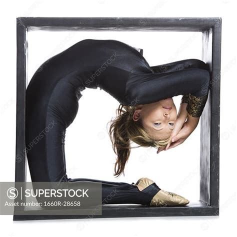 Rezultat imagine pentru Small Box Contortion