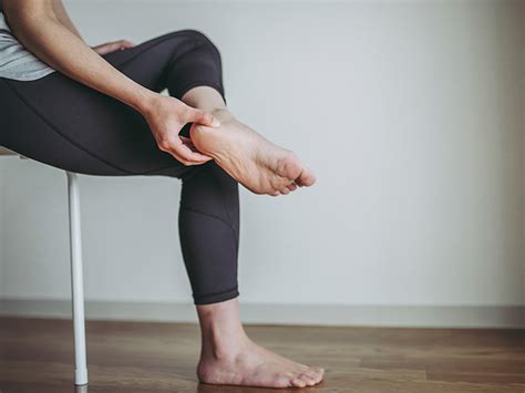 8 Plantar Fasciitis Massages You Can Do Yourself