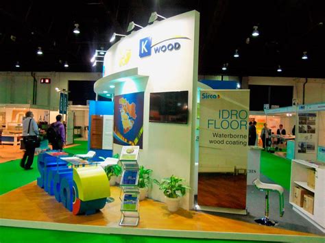 Universal Infotainment Pvt Ltd: Customer Reviews, Stands and Services