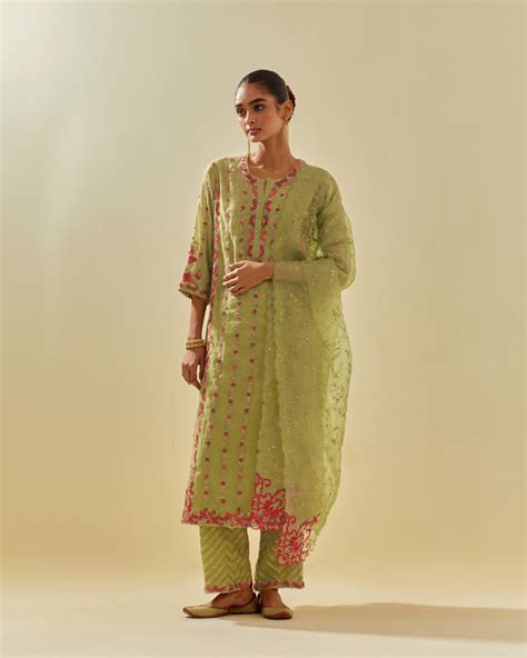 Buy - Amodita pink kurta set-3 | Elan Store