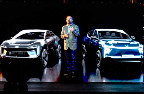 Mahindra Cuts Entry Price for 79 kWh Versions of BE6 and XEV 9e ...