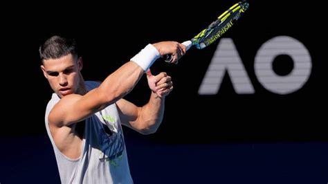 Carlos Alcaraz y sus detalles que recuerdan a Rafa Nadal