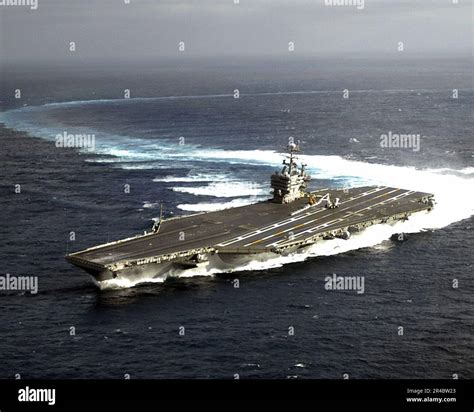 US Navy The Nimitz-class aircraft carrier USS Abraham Lincoln (CVN 72) makes a high speed turn ... - speed of uss abraham lincoln