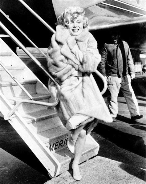 August 6th 1955 - Marilyn Monroe Leaving the Waldorf-Astoria to La ...