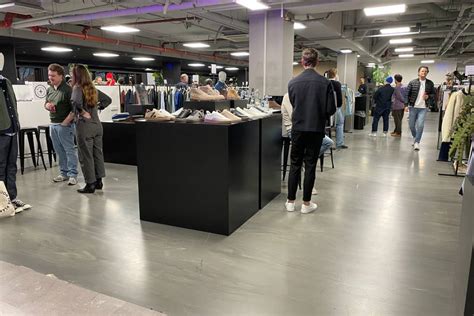 Specialisation and bustle on trade fair floor: Insights from men's ...