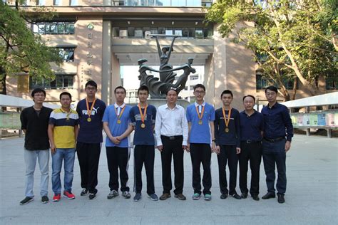 恭喜深圳中学杨天骅、薛泽洋入选物理竞赛国家队，祝二位在国际赛场上为国为校争光！