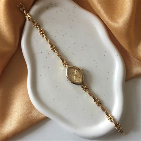 Vintage Women Watch, Gold Watch, Minimalist Watch, Dainty Watch ...