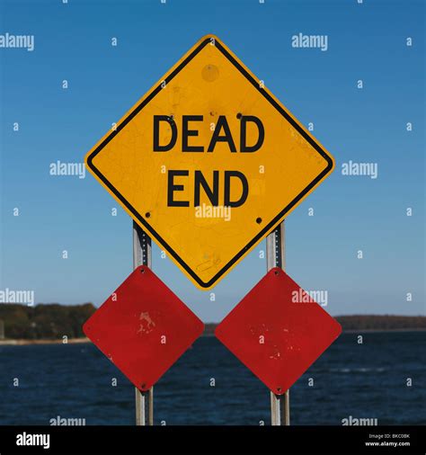 Dead end signs hi-res stock photography and images - Alamy