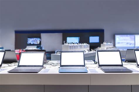 Computer Software Stores 的图像结果