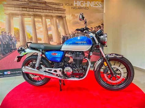 The Honda Highness CB350 offers up to ₹ 43,000 in benefits, with a 5.6% ...