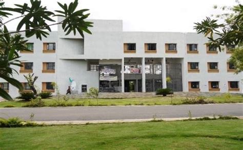 Yogi Vemana University Kadapa Campus: Photos, Virtual Tour