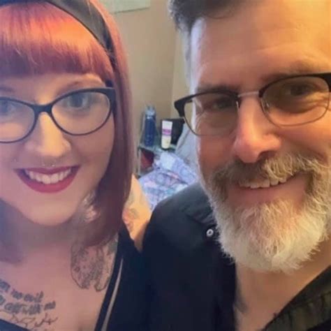 पति से अलग होने के बाद 31 की महिला ने 60 साल के ससुर से रचा ली शादी ...