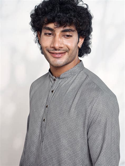 Cloud Grey Moroccan Pattern Print Shaded Men's Kurta – House of Vardha