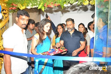 Chiyaan Vikram FANS | Official Fans Website | Dr.Vikram Kennedy | CVF