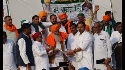 With Charuni by his side, RLD chief endorses farmers in politics ...