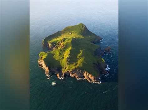 Loneliest House in the World: इंसानों से दूर वीरान आइलैंड पर बना है ये ...