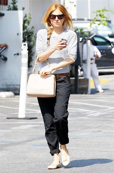 Casual Friday 的图像结果