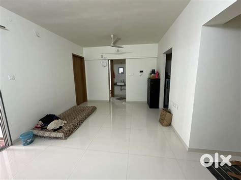 Require One Female Tenant for single occupancy - PG & Guest Houses ...