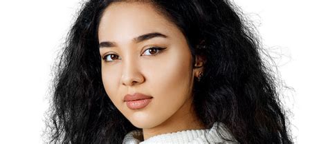7 Captivating Hairstyles For Thick Wavy Hair – Re'equil