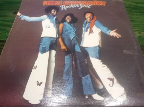 Hues Corporation 的图像结果